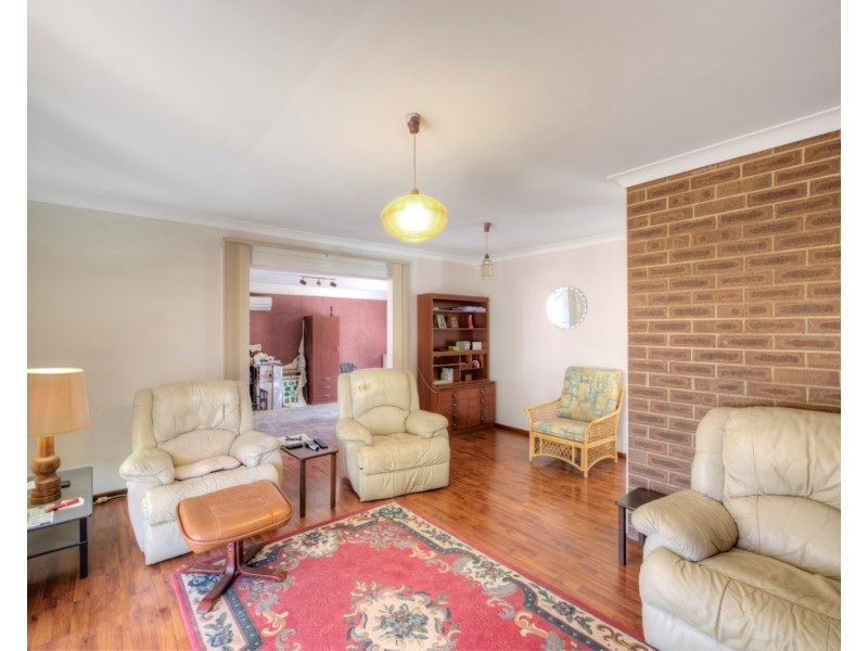 25 Kalmia Way, Forrestfield WA 6058