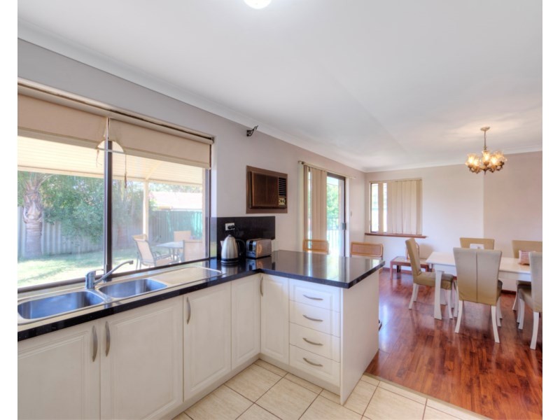 25 Kalmia Way, Forrestfield WA 6058