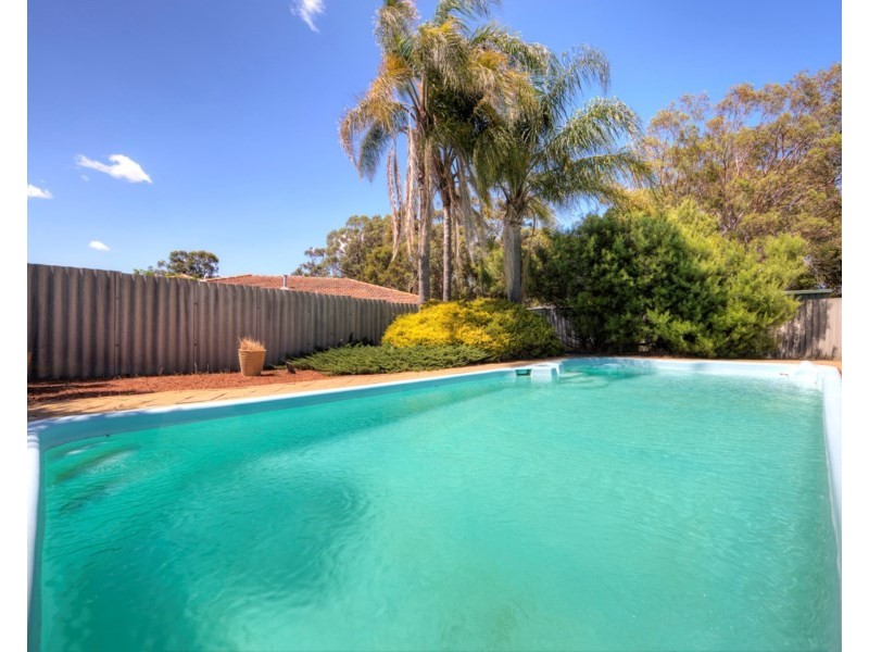 25 Kalmia Way, Forrestfield WA 6058