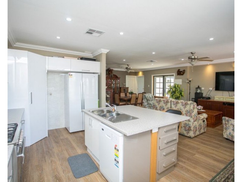 207 Kalamunda Road, Maida Vale WA 6057