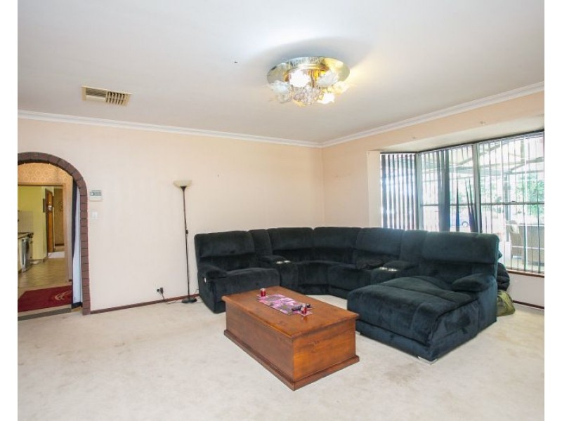 207 Kalamunda Road, Maida Vale WA 6057