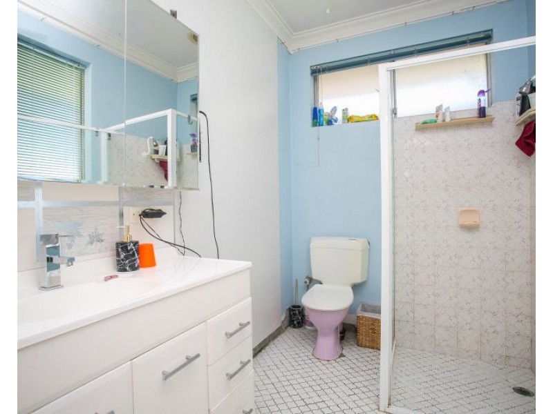 207 Kalamunda Road, Maida Vale WA 6057