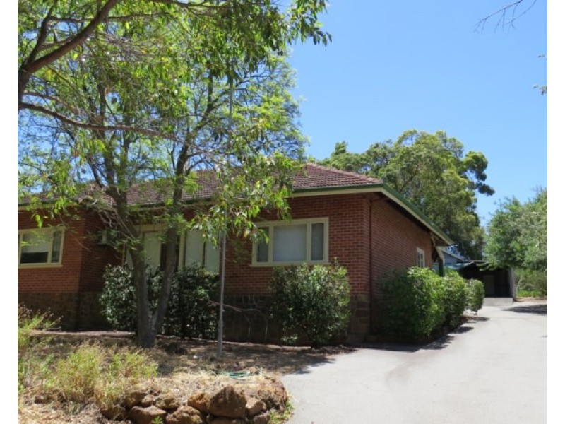 30 Traylen Road, Kalamunda WA 6076