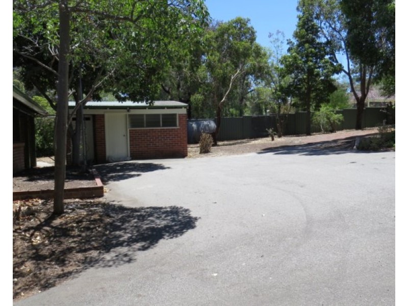 30 Traylen Road, Kalamunda WA 6076