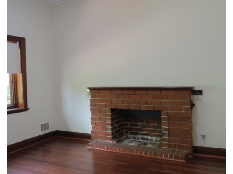 30 Traylen Road, Kalamunda WA 6076