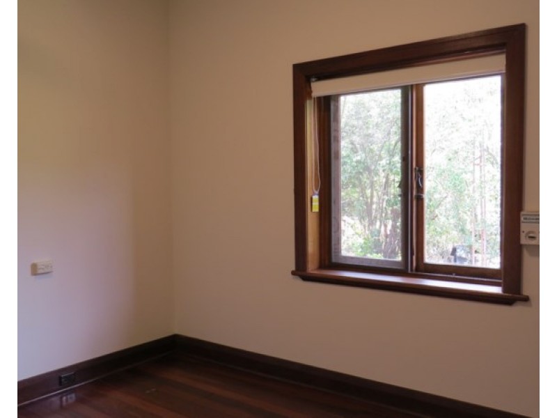 30 Traylen Road, Kalamunda WA 6076