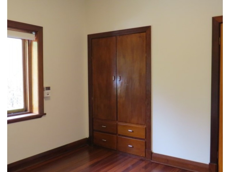 30 Traylen Road, Kalamunda WA 6076