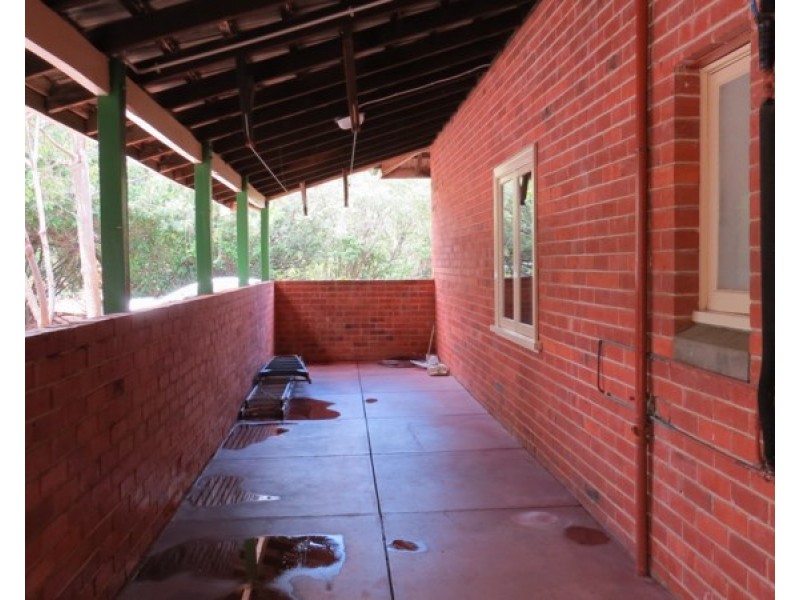 30 Traylen Road, Kalamunda WA 6076