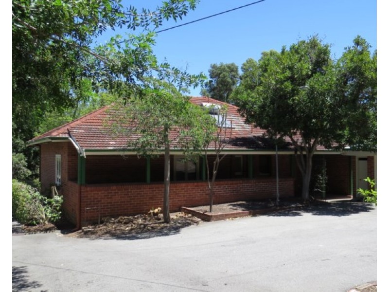 30 Traylen Road, Kalamunda WA 6076