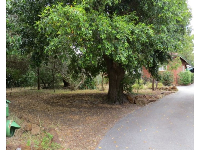 30 Traylen Road, Kalamunda WA 6076