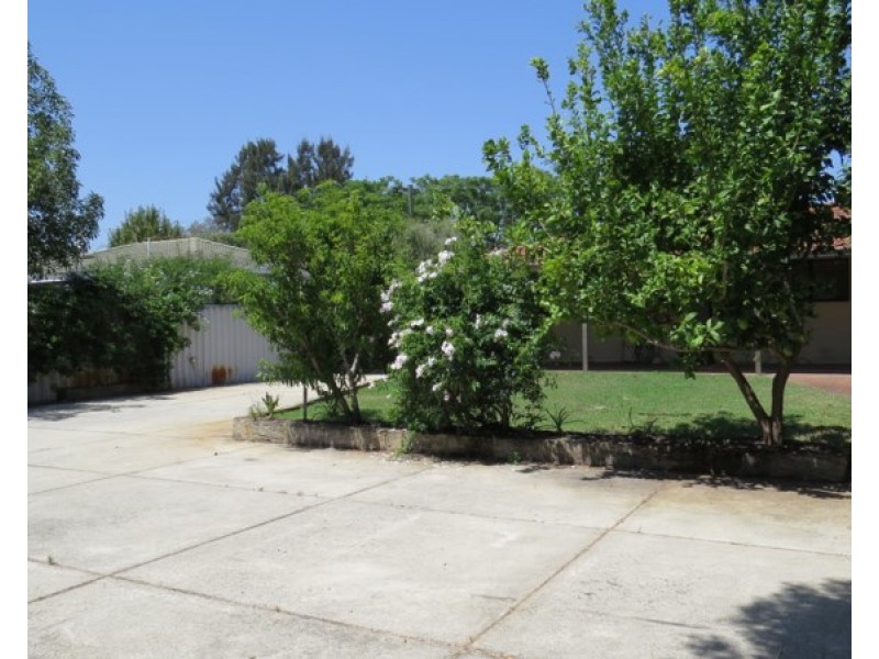 405 Belmont Avenue, Cloverdale WA 6105