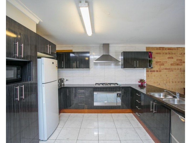 14 Marsh Court, Swan View WA 6056