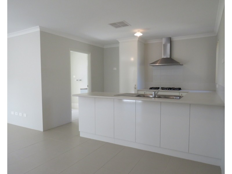 Unit 5, 4 Abercorn Road, Forrestfield WA 6058