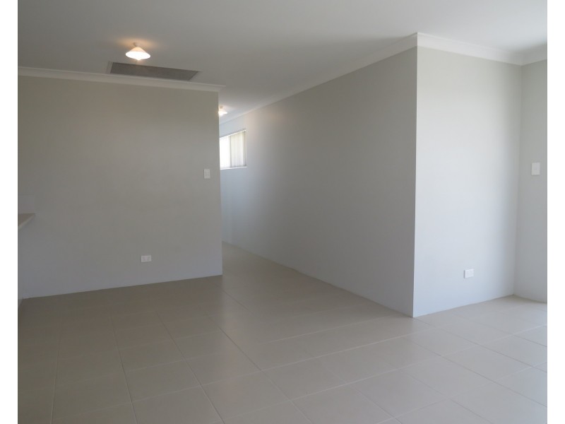 Unit 5, 4 Abercorn Road, Forrestfield WA 6058