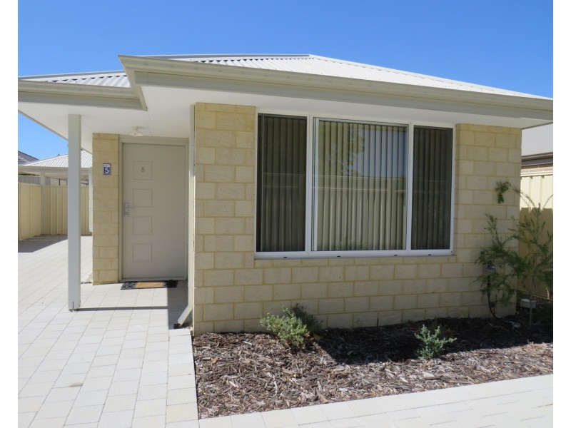 Unit 5, 4 Abercorn Road, Forrestfield WA 6058