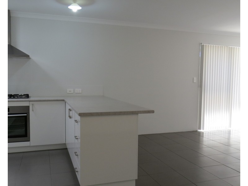 Unit 1, 4 Abercorn Road, Forrestfield WA 6058