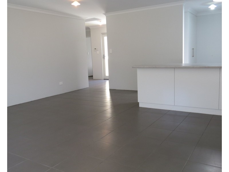 Unit 1, 4 Abercorn Road, Forrestfield WA 6058