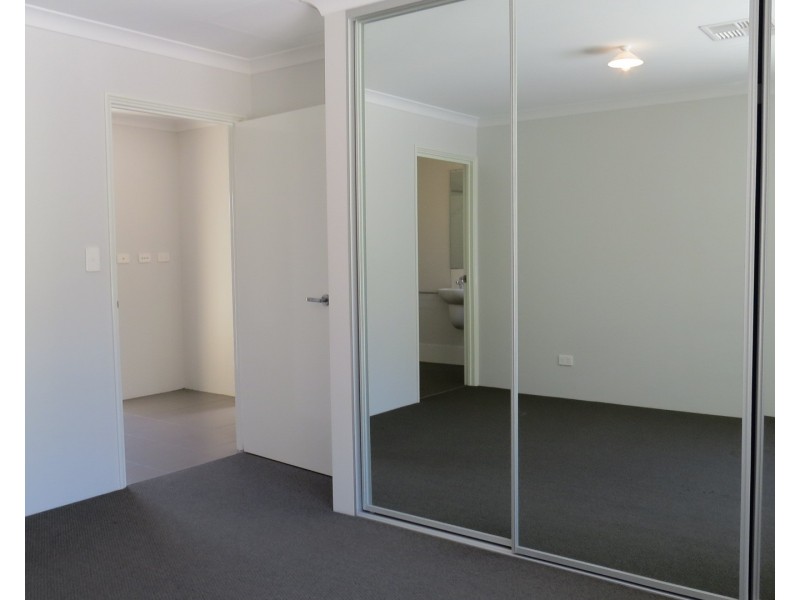 Unit 1, 4 Abercorn Road, Forrestfield WA 6058