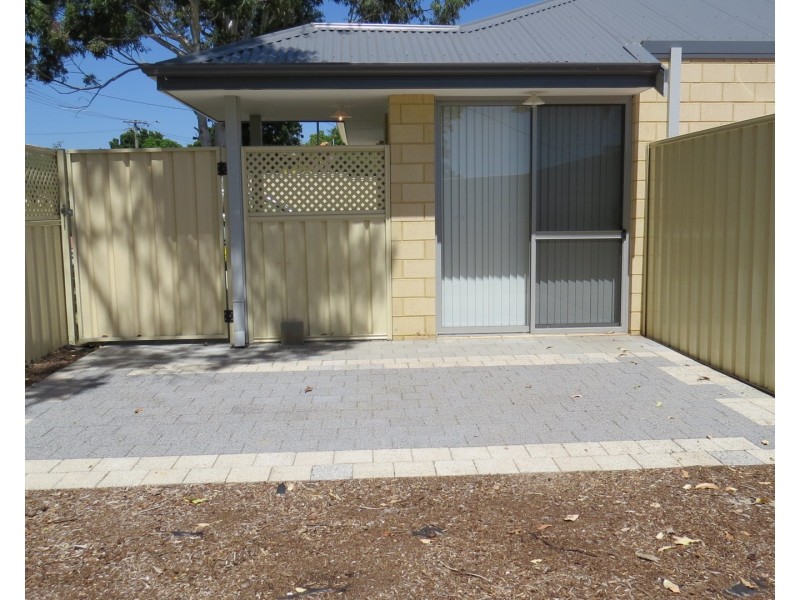 Unit 1, 4 Abercorn Road, Forrestfield WA 6058