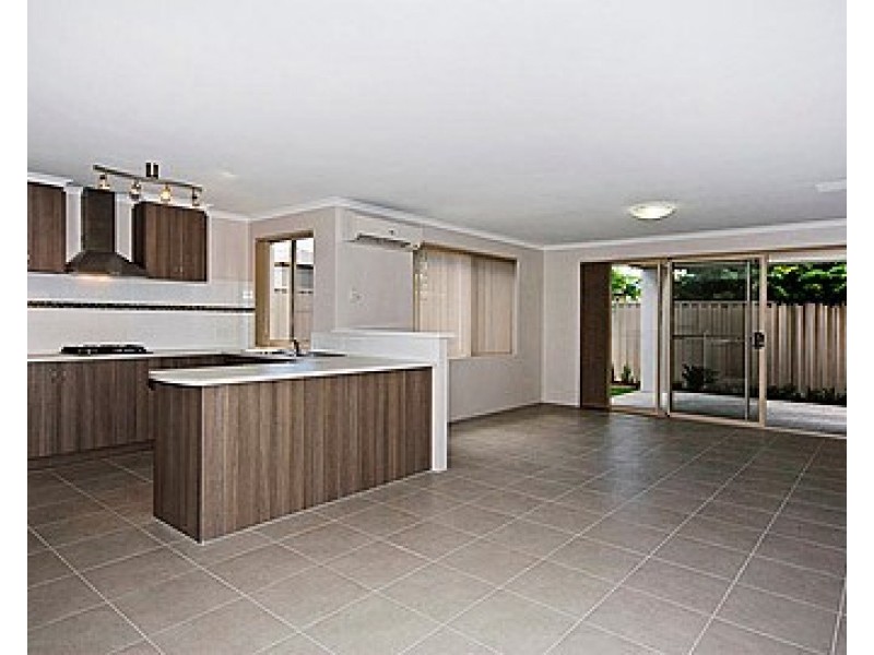 4/32-36 Edney Road, High Wycombe WA 6057