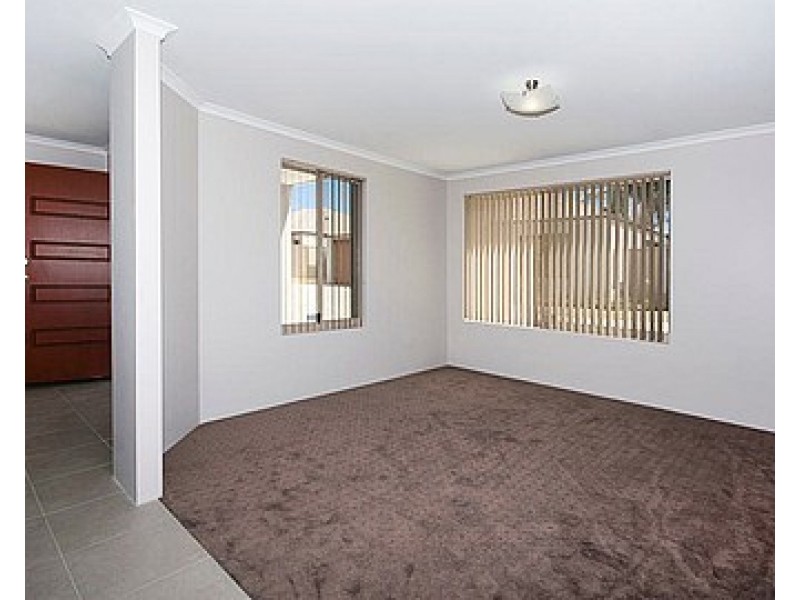 4/32-36 Edney Road, High Wycombe WA 6057