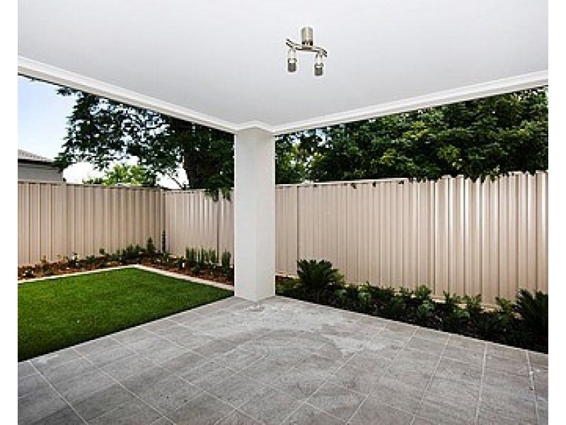 4/32-36 Edney Road, High Wycombe WA 6057