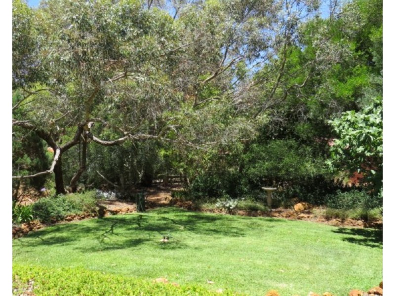 81 Temby Avenue, Kalamunda WA 6076