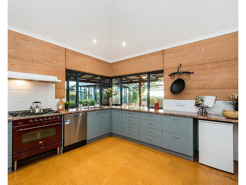 11 Summerfield Place, Gooseberry Hill WA 6076