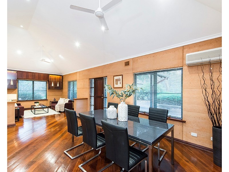 11 Summerfield Place, Gooseberry Hill WA 6076