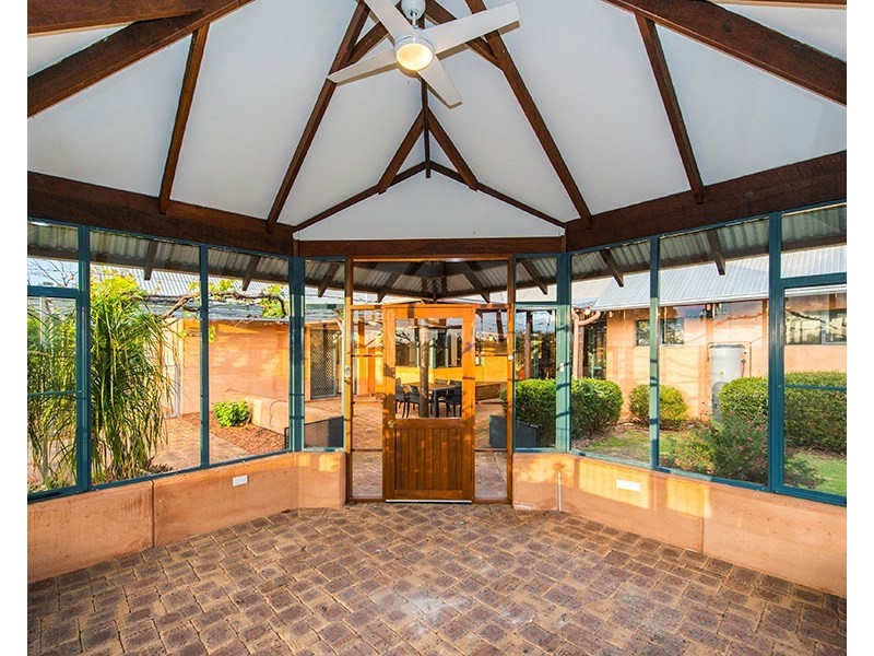 11 Summerfield Place, Gooseberry Hill WA 6076