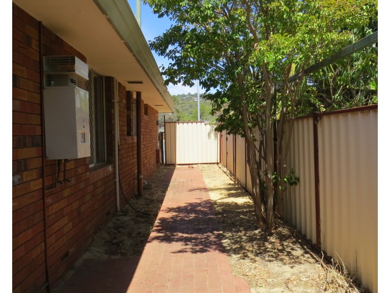 32B Almond Way, Forrestfield WA 6058