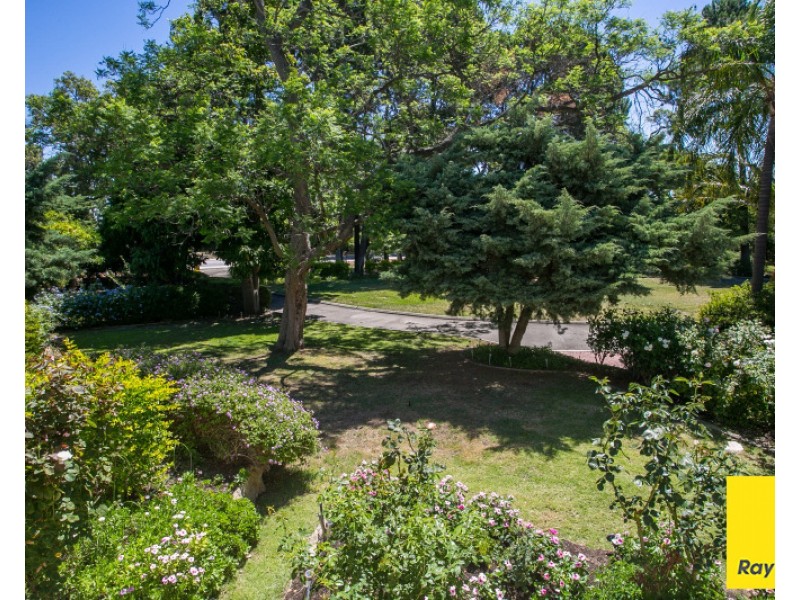 24 Wandoo Road, Forrestfield WA 6058