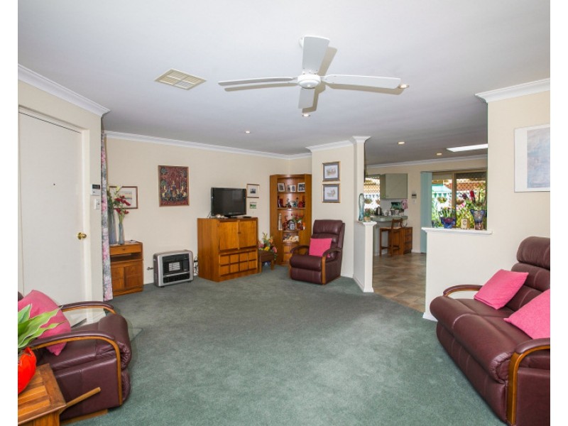 10/27 Magnolia Way, Forrestfield WA 6058