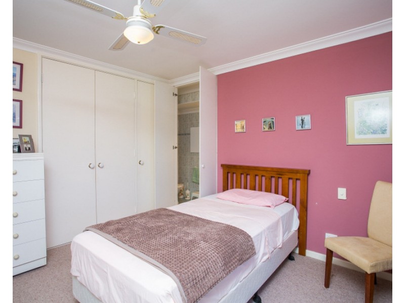 10/27 Magnolia Way, Forrestfield WA 6058