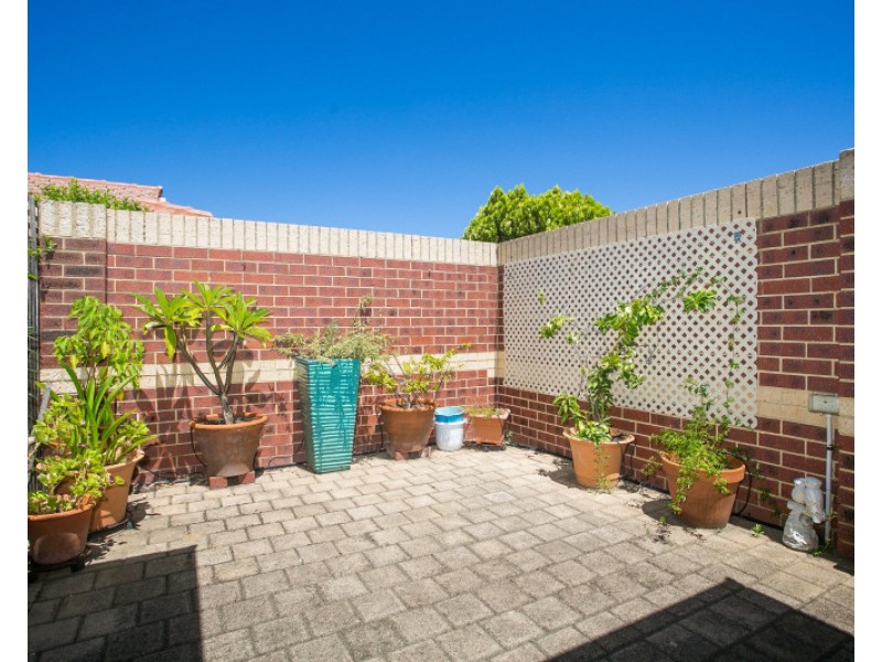 10/27 Magnolia Way, Forrestfield WA 6058