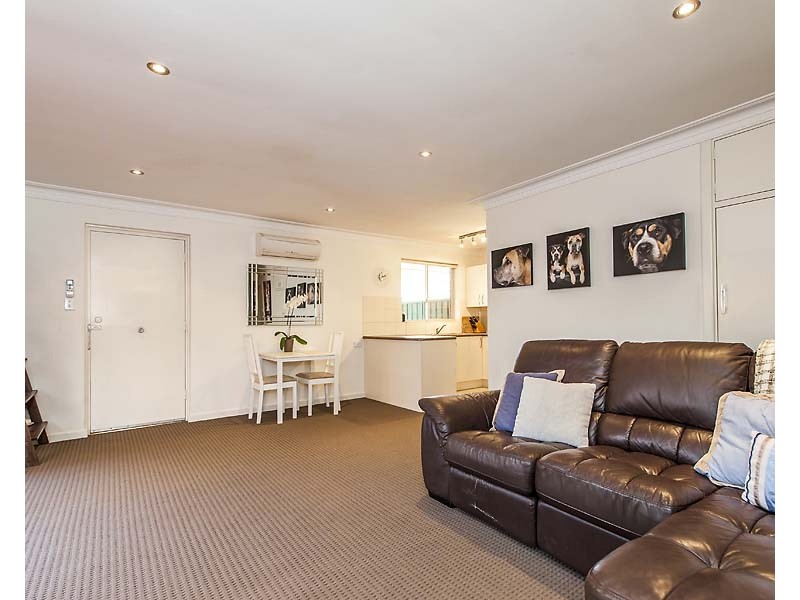 42A Waterloo Crescent, Lesmurdie WA 6076