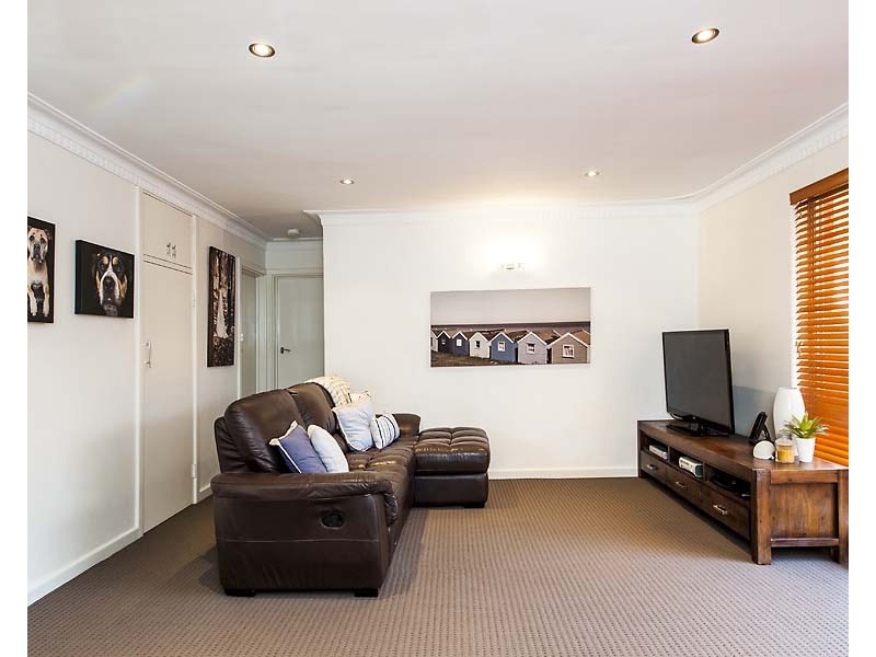 42A Waterloo Crescent, Lesmurdie WA 6076