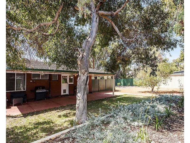 42A Waterloo Crescent, Lesmurdie WA 6076