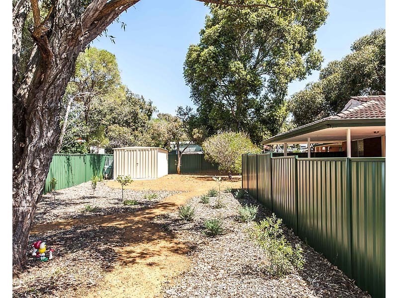 42A Waterloo Crescent, Lesmurdie WA 6076