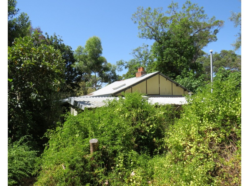 10 Mundaring Weir Road, Kalamunda WA 6076