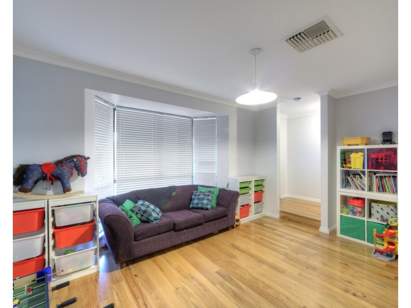 9 Sparrow Court, High Wycombe WA 6057