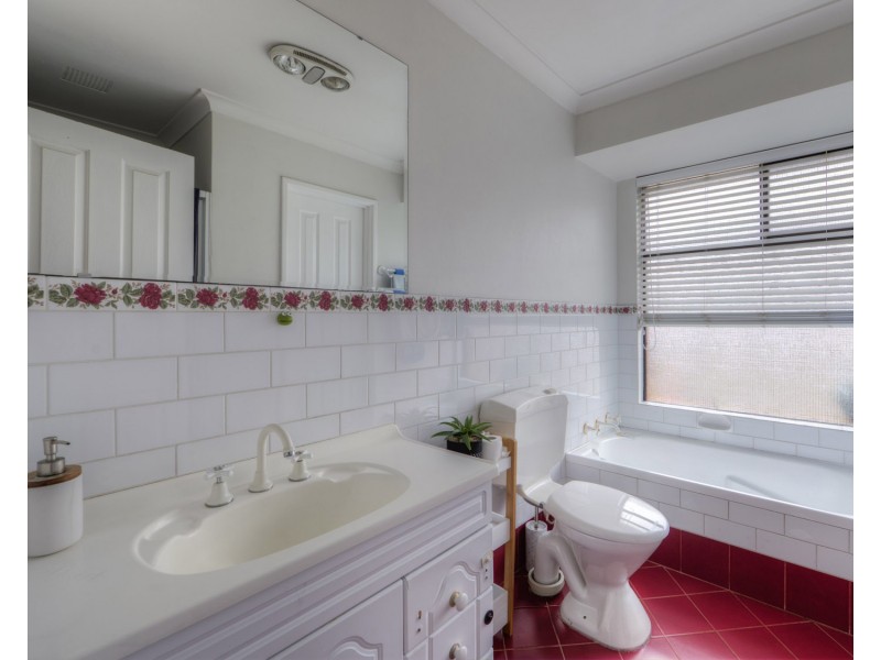 9 Sparrow Court, High Wycombe WA 6057