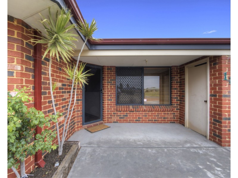 111 Fruit Tree Crescent, Forrestfield WA 6058