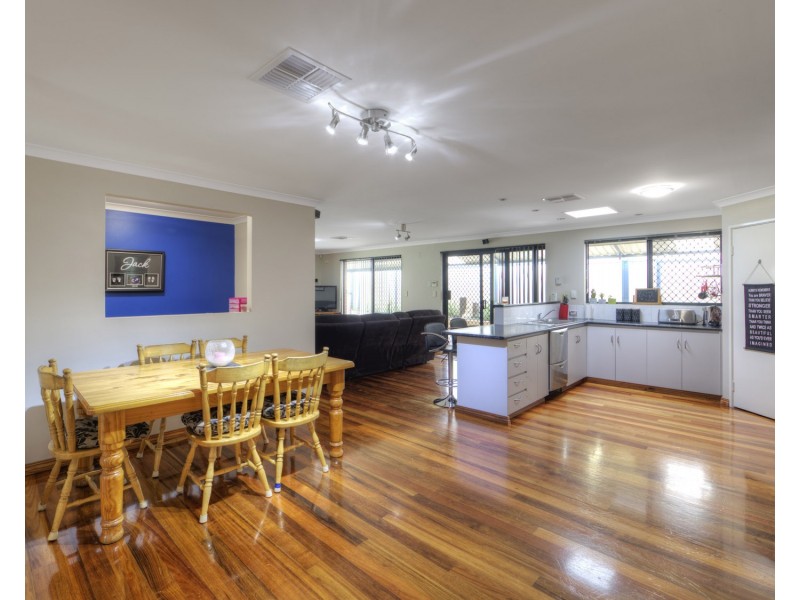 111 Fruit Tree Crescent, Forrestfield WA 6058
