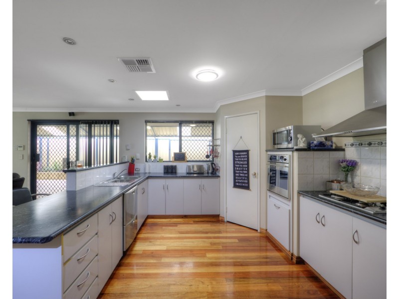 111 Fruit Tree Crescent, Forrestfield WA 6058