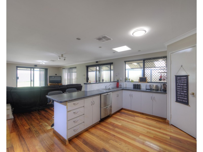 111 Fruit Tree Crescent, Forrestfield WA 6058
