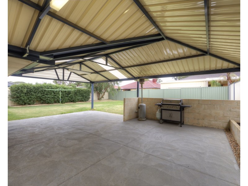 111 Fruit Tree Crescent, Forrestfield WA 6058