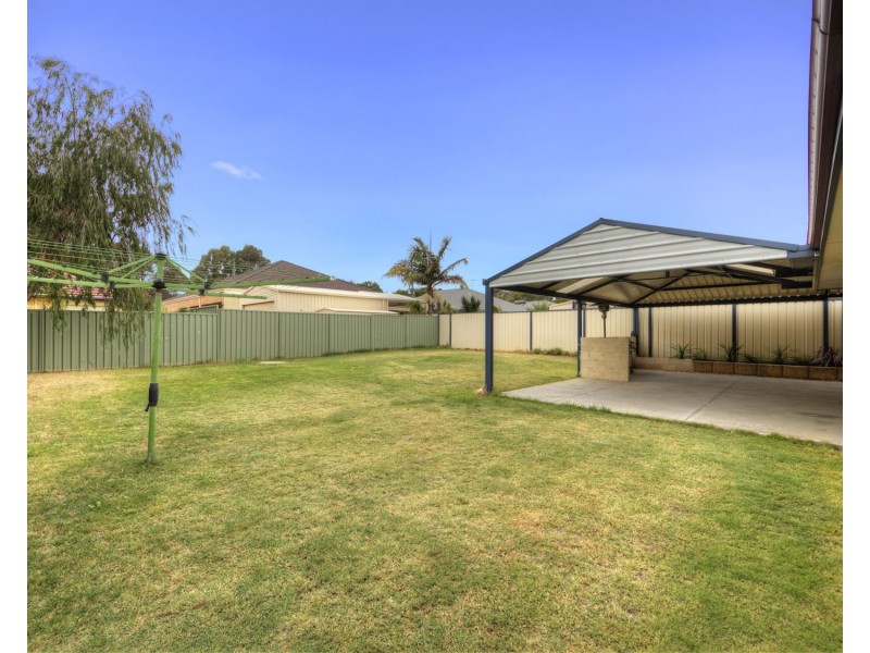 111 Fruit Tree Crescent, Forrestfield WA 6058