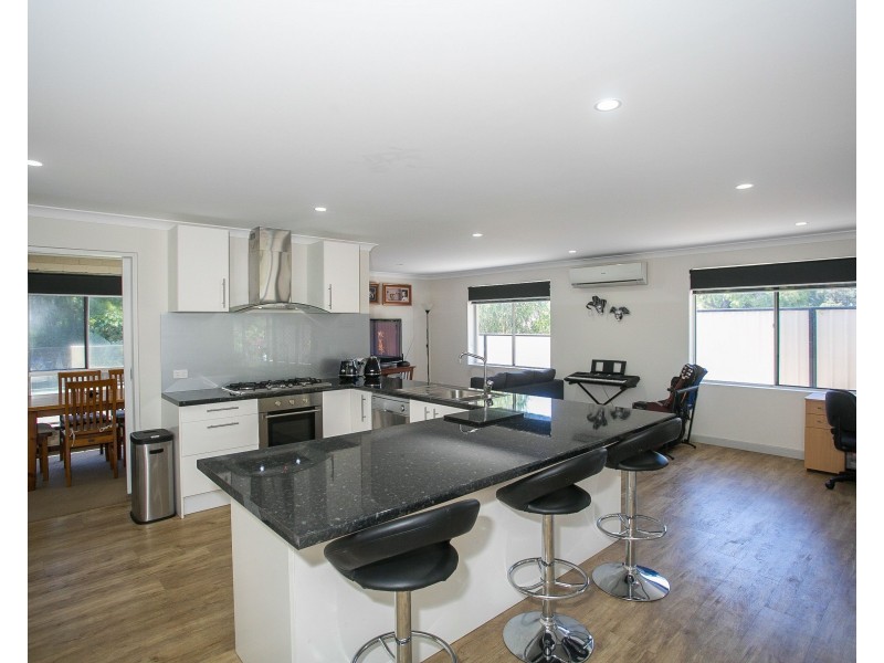 7 Winjana Road, Lesmurdie WA 6076