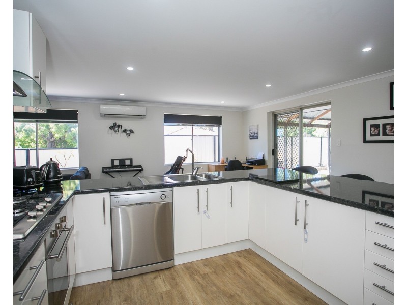 7 Winjana Road, Lesmurdie WA 6076